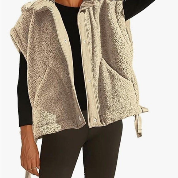 cream sherpa style vest | amazon - Picture 2 of 5